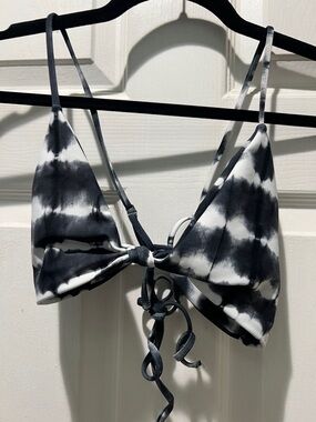 Black & White Tie-Dye Triangle Bikini Top